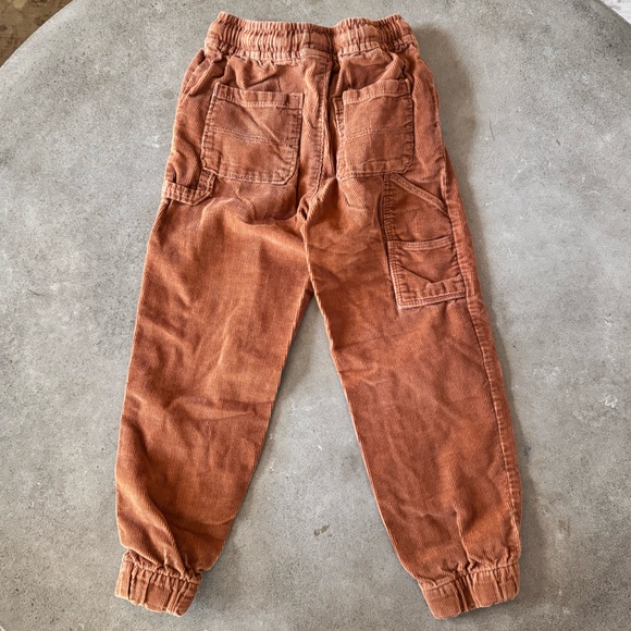 Osh Kosh B’Gosh Carpenter Corduroy Pants size 5T - Picture 4 of 4